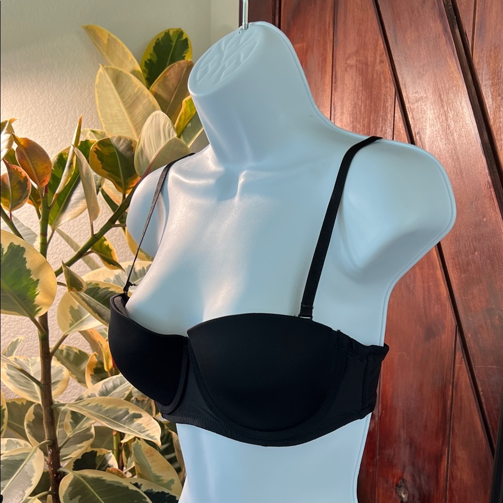 Strapless Convertible Bra - Picture 2 of 9